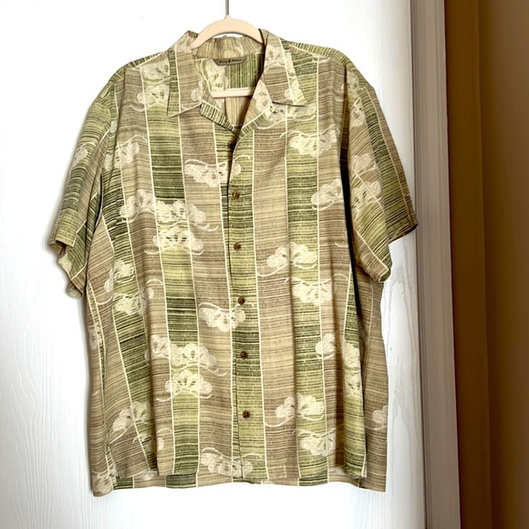 Tommy Bahama Other - VINTAGE 100% silk TOMMY BAHAMA camp Hawaiian Shirt sz XL like new!!